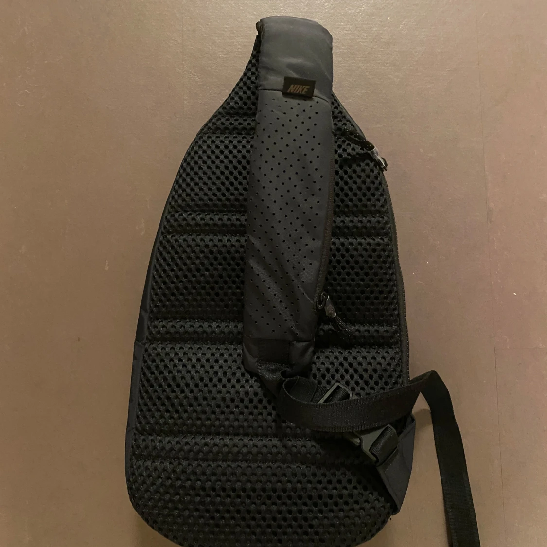 Nike slingbag svart - 1