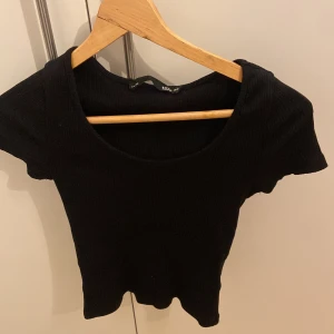 Svart T-shirt  - Storlek xs-s från lager 157, bra skick