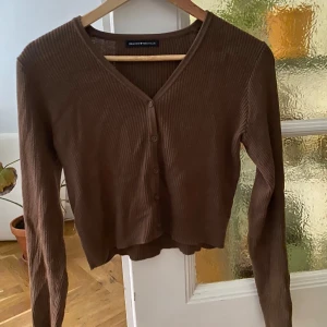 Stickad tröja Brandy Melville  - Perfekt nu till hösten. Mjukt material