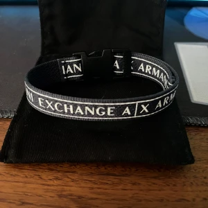 Armani exchange bracelet - Helt oanvänd, dm för mer bilder eller information 