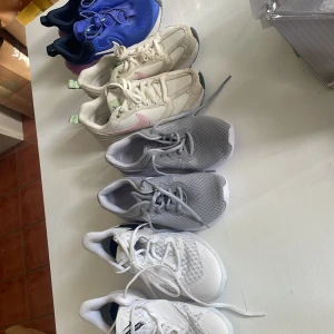 Det här är en intresse koll - Alla skor är i bra skick visa är till och med oanvända, pris kan diskuteras men tryck INTE på köp nu för dom skorna kan vara sålda och säg till om ni vill ha närmare bilder