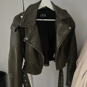 Zara jacka  - Zara jacka använd ett fåtal gånger 