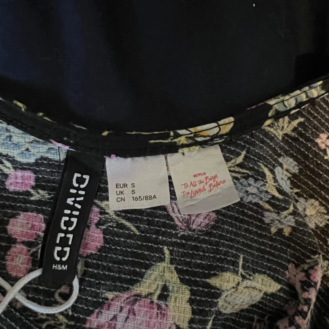 Blommig festklänning från H&M x Netflix To All The Boys I’ve Loved Before - 92