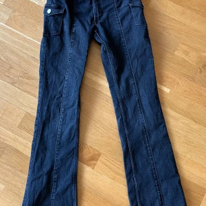 Hm jeans  - Säljer nu mina fina jeans från hm. Dem är i storlek 164. Hör av er om ni vill ha fler bilder eller har några frågor😊