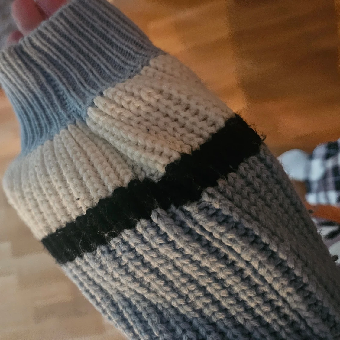 Stickad rutad tröja - 90