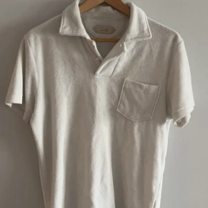 Aurelien Piketröja - Säljer nu min Aurelien smart luxery Piketröja då den blivit för liten för mig nypriset är runt 1000kr! Materialet är av frote  Tröjan är i fint skick och använd fåtal gånger! 