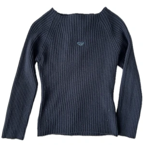 Roxy tröja ullblanding - Tröja i ullblandning från Roxy med 3/4 ärmar. Storlek 3, skulle säga XS-S. 💙