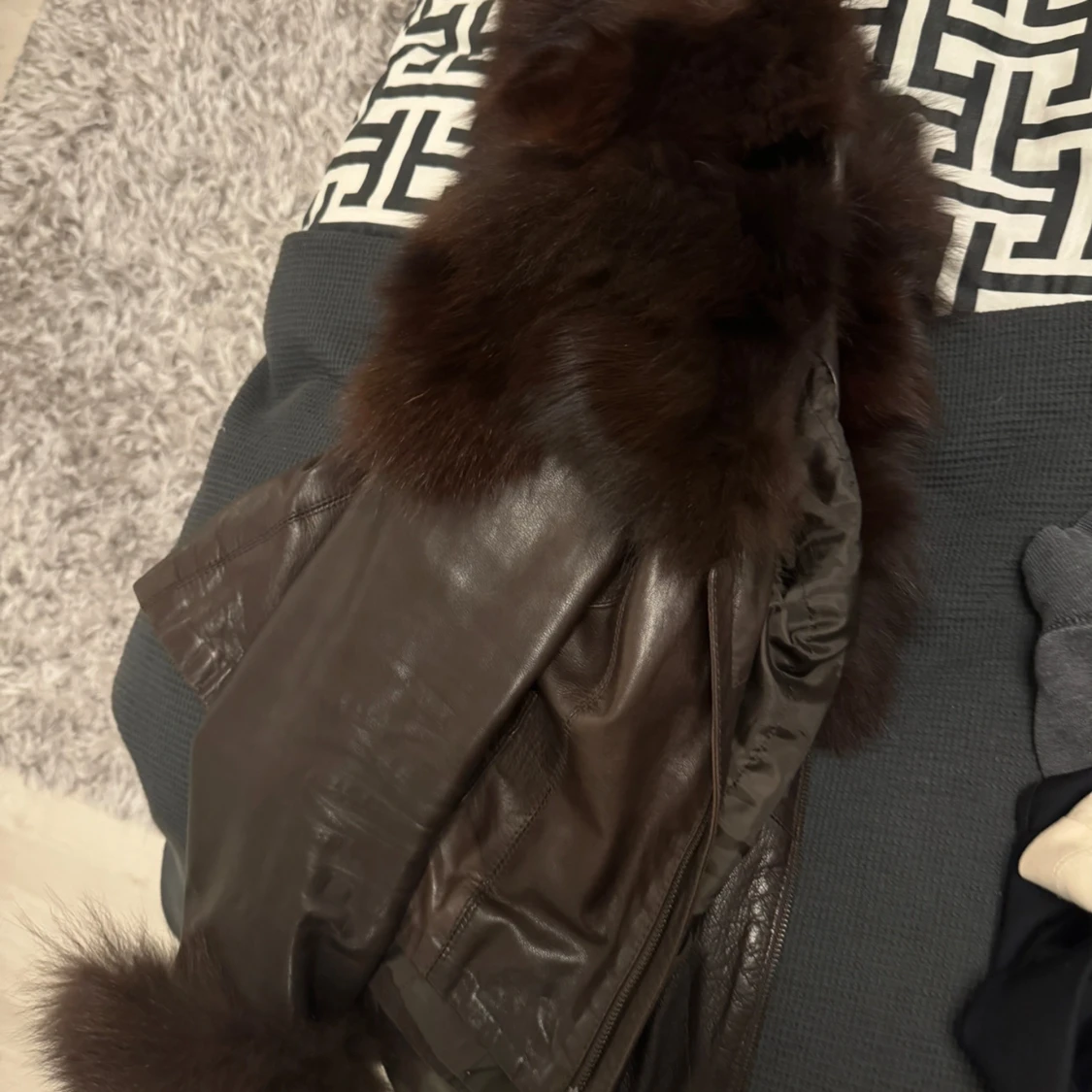 Läderjacka med äkta päls - 90
