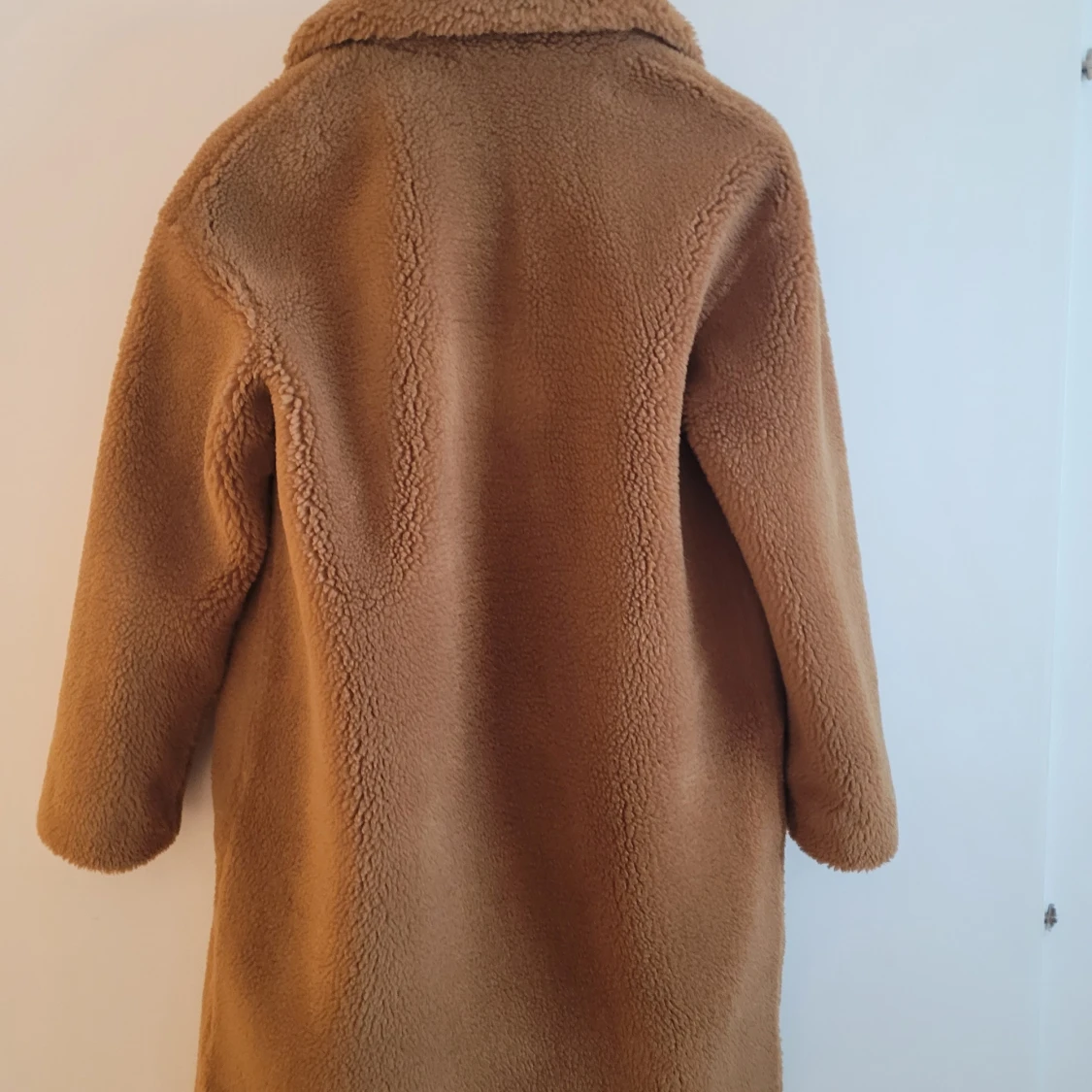 Brun teddyjacka från Stand Studio - 90