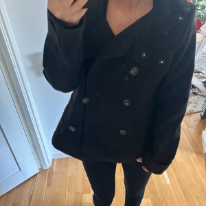 Kappa - Snygga kappa från hm. Storlek 40 men bär själv 38-36 annars 