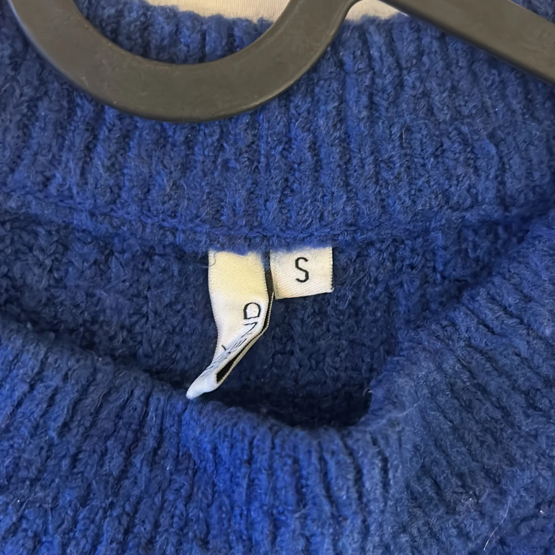 Blå stickad tröja - 90