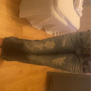 Pepe jeans - Min favorit jeans!! I jättebra sick❤️❤️ inga defekter dom har blivit ut sydd i midjan men passar mig som är en xs-s perfekt