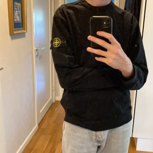 stone island sweatshirt  -  Skickat är väldigt bra då jag bara har använt den hemma. Sedan glömde bort den