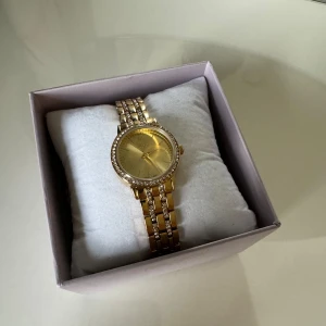 Regal klocka - Helt ny klocka från varumärket Regal. Aldrig använt, prislapp finns kvar.