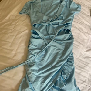 Two in One set - Super gulligt two in One set i ljusblå färg helt oanvänt med superfina detaljer!