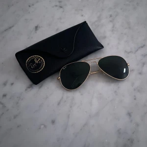 Ray-bans solglasögon - Klassiska pilot modellen, stl m/l 😇Använda kanske 3 gånger