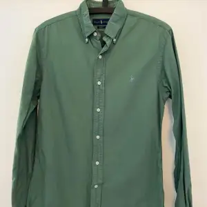 Ralph lauren skjorta storlek s Slim fit  Nypris 1500kr