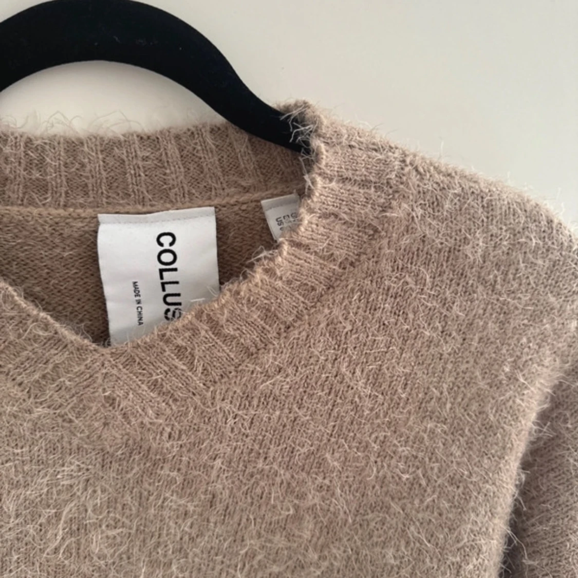 Beige fluffig tröja från Collusion - 91