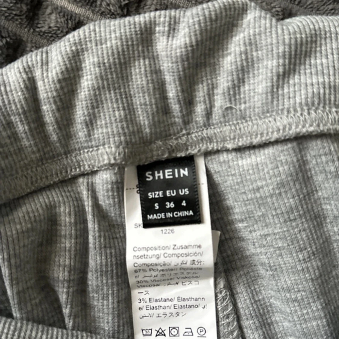 Gråa thigts byxor  - 90