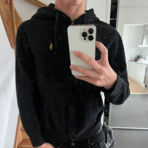 Ralph Lauren hoodie zip - Ralph Lauren Svart 9/10  Knappt använd Storlek S
