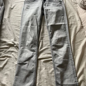 Pepe jeans - 27x30  Är i jätte fint skick knappt använda  Köparen står för frakten 