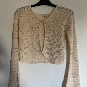 Vit/beige kofta - Aldrig använt. Bra skick 