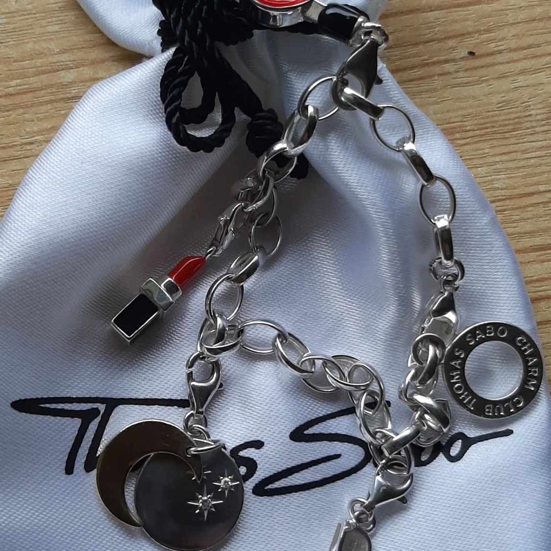 THOMAS SABO ARMBAND M BERLOCKER.  - 92