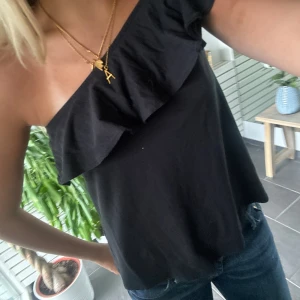 One Shoulder topp  - Fint skick 