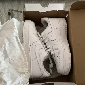 Sprillans nya Nike Air Force  - Helt nya & oanvända, inte ens testade då det inte är min stil tyvärr. 
