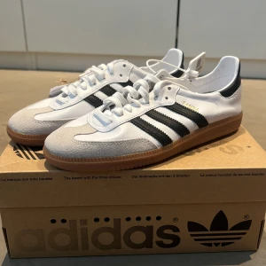 Adidas samba - Adidas samba decon skor, lite använda men i gott skick.
