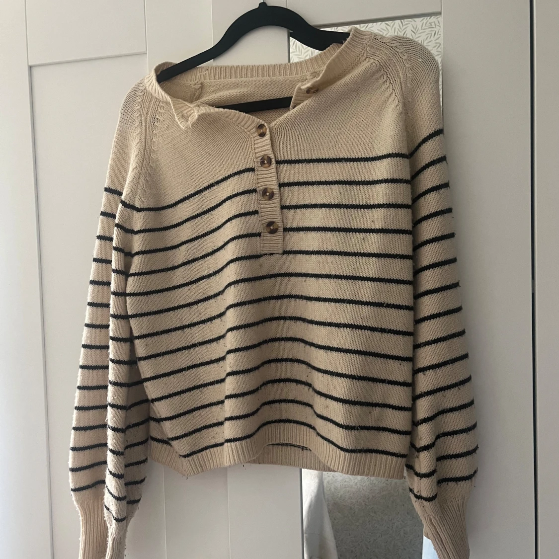 Stickad tjocktröja  - 90