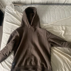 Morris hoodie - Morris hoodie i bra skick säljer den pga att den aldrig kommer till användning använd ändats ett fåtal gånger.