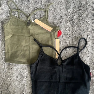 Topp - Två toppar som är köpta utomlands, går att köpa var för sig också! ✨