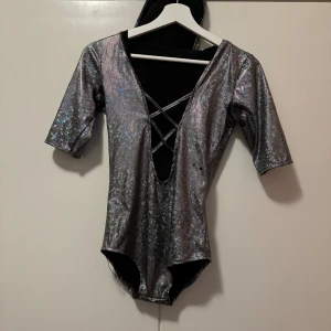 Cool rave topp  - Aldrig använd body! Perfekt för fest. 