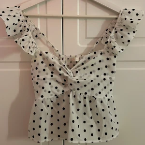 Prickig topp - Söt topp som är använd ett fåtal gånger