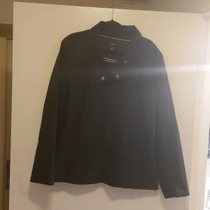 Helt ny, 44 - Helt ny jacka , 44, H&M, Polyester,  pris 200kr