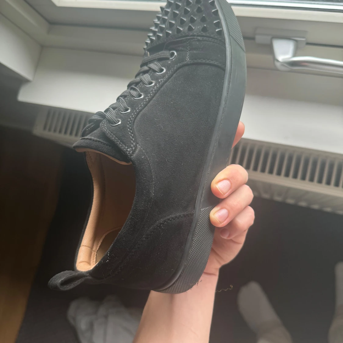 Louboutin 43