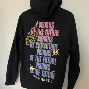 Hoodie  - Fin och skön hoodie i jättebra skick!!