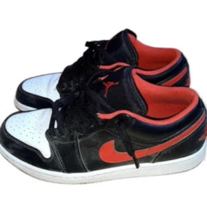 Jordan 1  - Säljer dessa fetta Jordan 1 köpt från pardon my kicks för 1799 kr säljer för 349kr💯😁