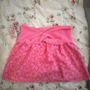 Rosa topp - Rosa topp som kan användas till både fester och vardagligt.  Aldrig använd! 