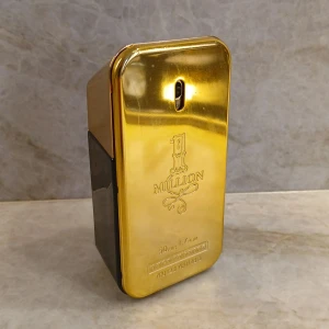 1 Million Parfym  - Säljer min 1 Million parfym nu utan box. Nypris 990kr 💪 Säljer då jag har tröttnat på doften och gärna vill rotera