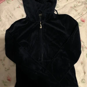 Juicy Couture tröja vintage - bra skick använd ganska många gånger