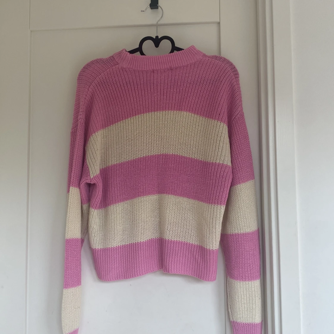 En rosa sticket tröja  - 90