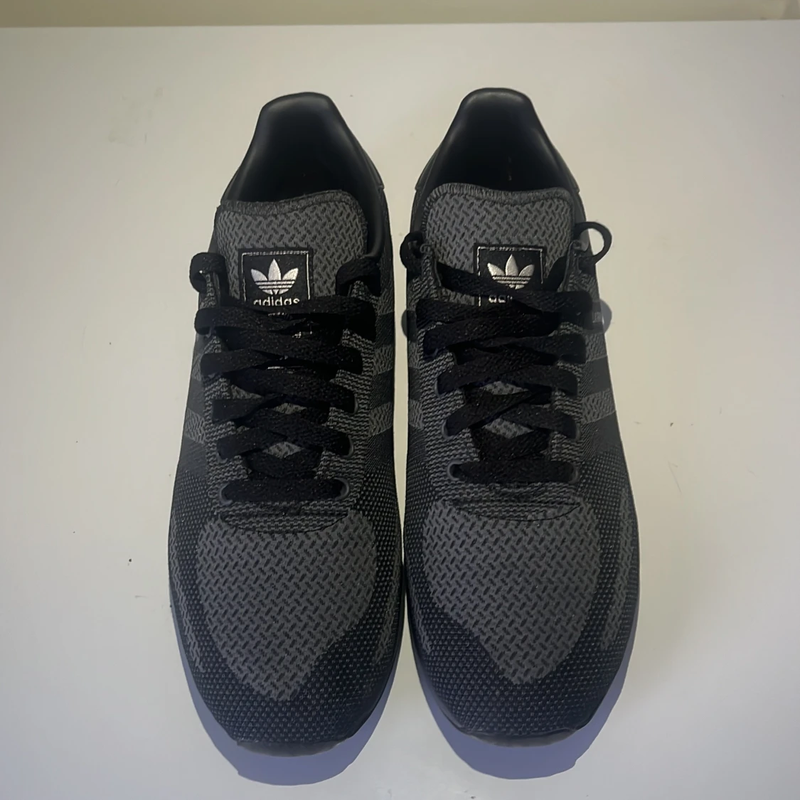 Svarta sneakers från Adidas - 3