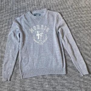 Morris tröja - Morris tröja. Väldigt bra skick. Nypris 1000 kr. Storlek S, men passar även M. Hör av er vid frågor!