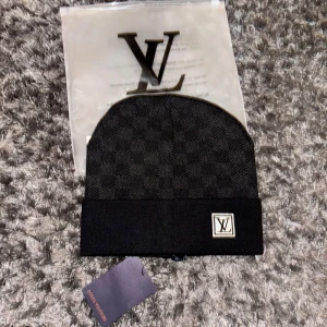 Mössa - Helt ny oanvänd 