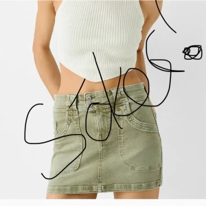 Olivgrön kortkjol - SÖKER denna kjolen från bershka i storlek 34! Kontakta gärna om du har den!!