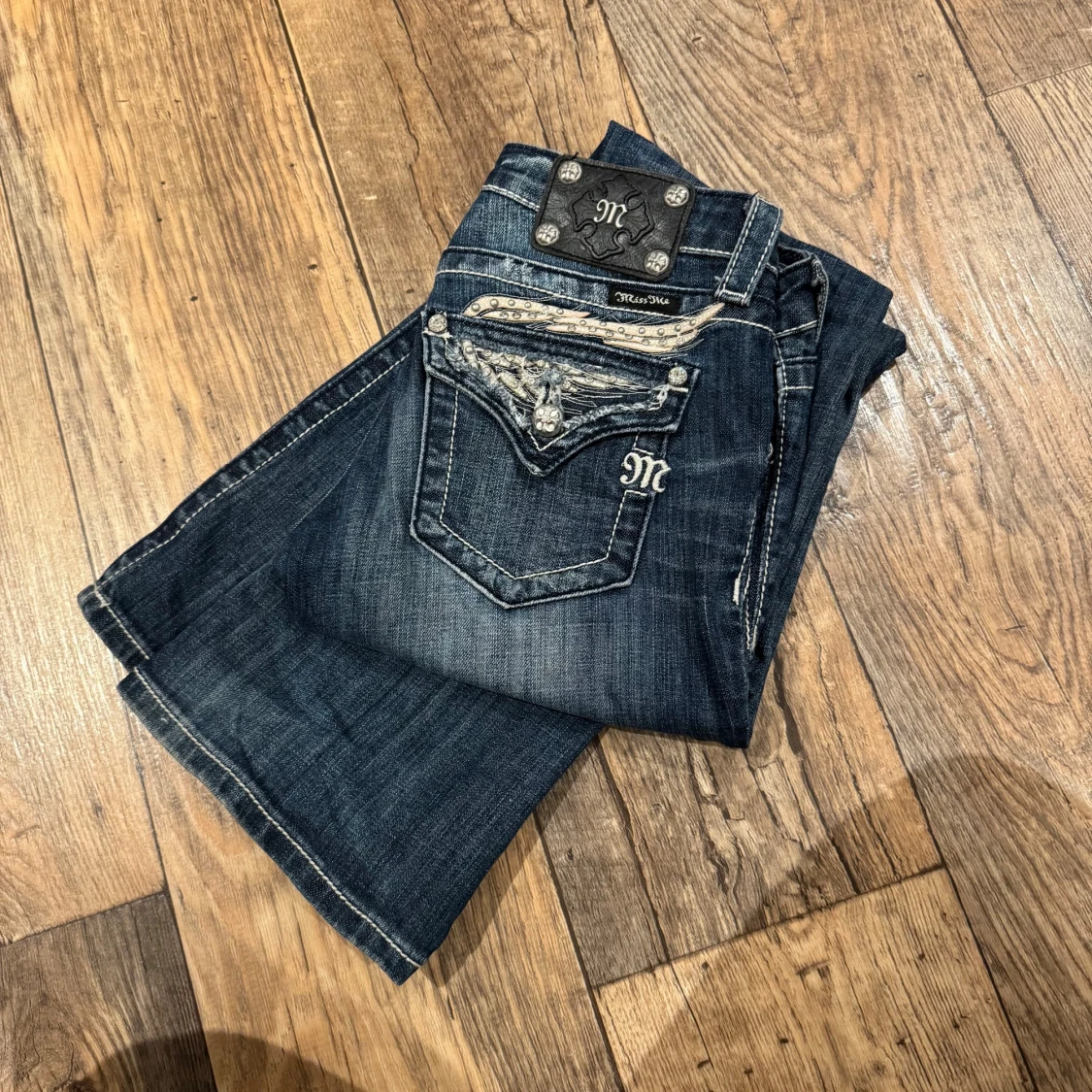 Mörkblå jeans från Miss Me Bootcut