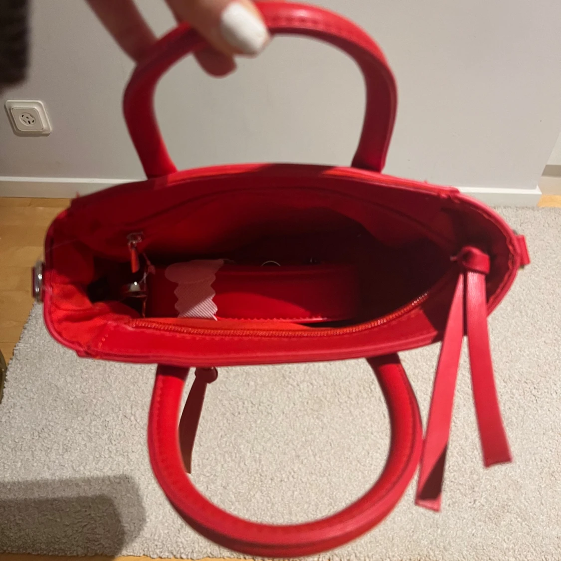 Röd Väska  - 4