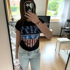 KISS tröja  - Snygg bandtröja! Är en M men är liten i storleken.